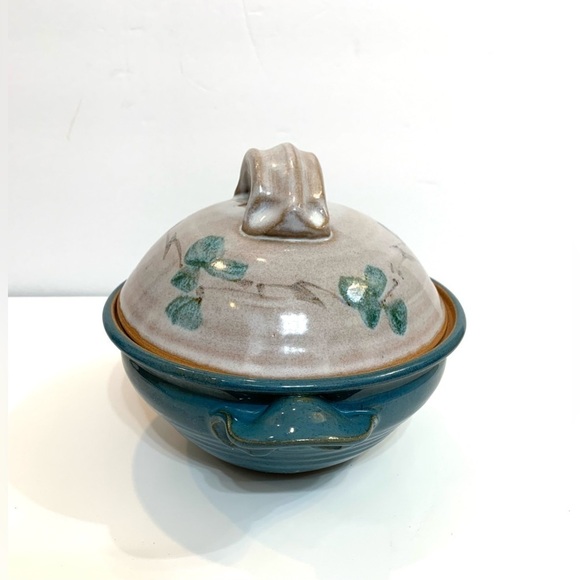 Blue Stoneware Studio Pottery Casserole Bowl Signed by Artist Suzanne Kent - Picture 9 of 9